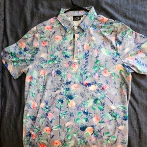 Men's Sunday Swagger short sleeve shirts Size Medium.